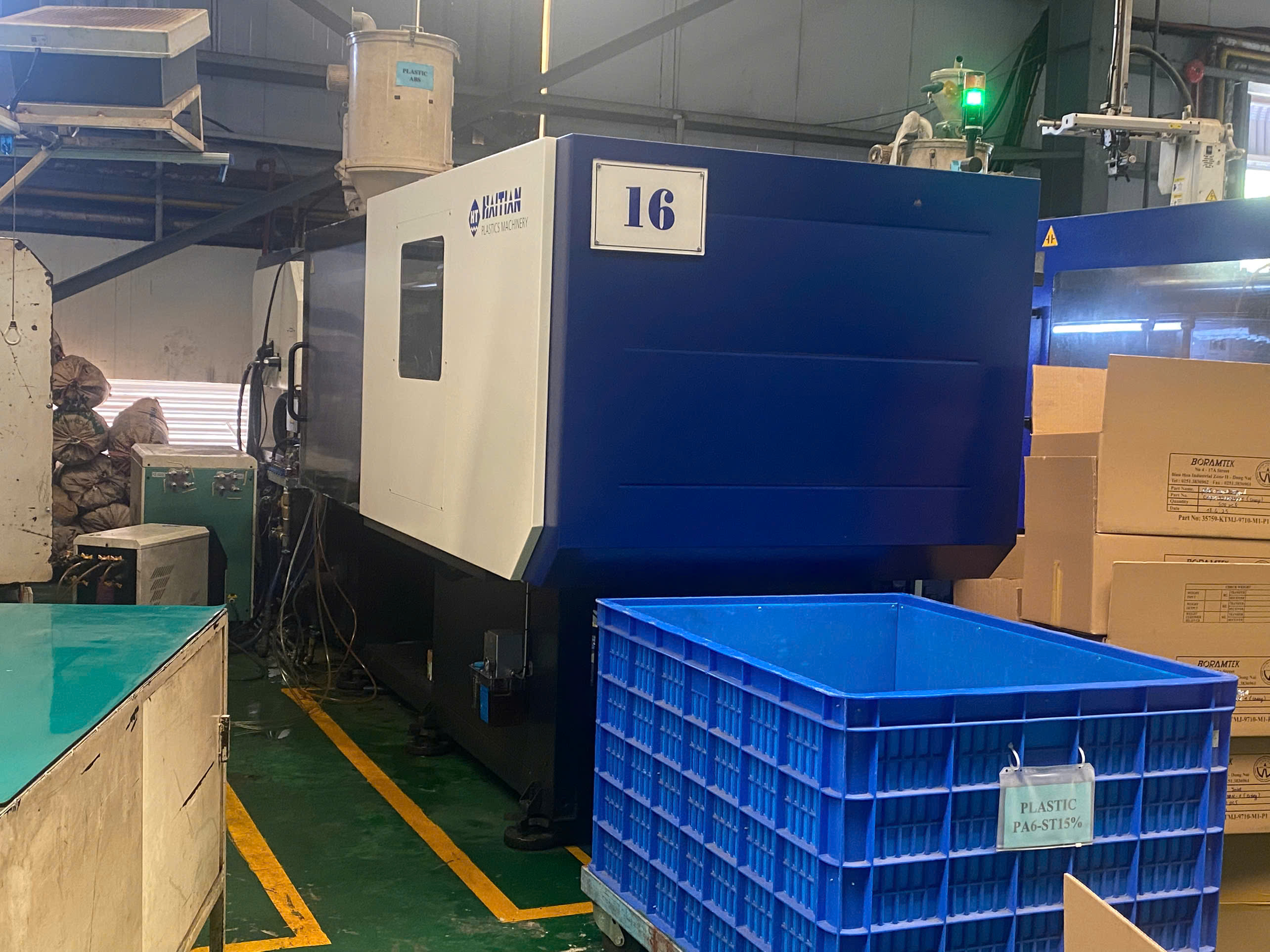 Injection molding machine 4.jpg